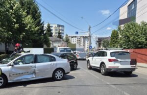 Accident cu 3 autoturisme în Pitești