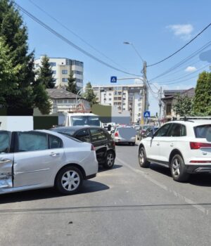 Accident cu 3 autoturisme în Pitești