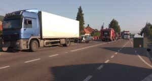 Accident cu victime la Mihăești. Autoturism în flăcări. FOTO