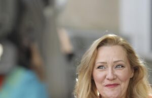 CINE ȘI CUM O ARDE PE TIKTOK. ELENA LASCONI