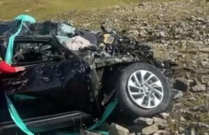 Un bărbat s-a aruncat în gol cu mașina pe Transalpina. FOTO
