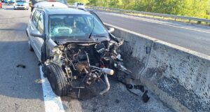 S-a făcut praf cu mașina pe A1. VIDEO