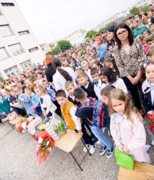Mesajul Primăriei Mioveni pentru elevi și cadre didactice la începutul anului școlar 2024/2025