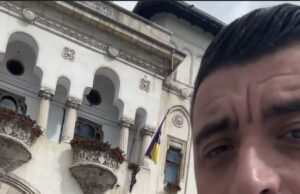 VIDEO. George Simion în Câmpulung Muscel: ,, Doamna Lasconi, unde ești? Ofer recompensă celor care o găsesc pe Lasconi”