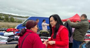 Ministrul Simona Bucura-Oprescu și echipa PSD, din nou în mijlocul gospodarilor de pe Valea Râului Doamnei