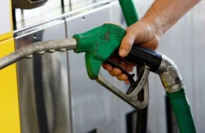 Nouă ieftinire a carburanților care pune capăt valului de scumpiri. Care sunt prețurile benzinei și motorinei standard