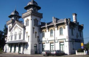 Încep lucrările la Gara Regală din Curtea de Argeș, una dintre cele mai frumoase gări din România, construită acum 120 de ani