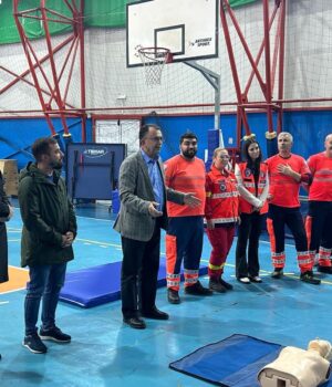 Sesiune de instruire pentru situații de urgență, organizată de Primăria Mioveni în colaborare cu Serviciul Județean de Ambulanță Argeș