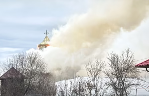 VIDEO. Acum, arde o biserică din Argeș chiar în ziua de Crăciun.