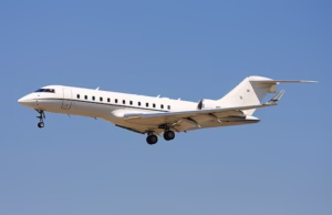 Un avion privat a plecat din Florida spre România / Avionul de tip Bombardier Global Express va ateriza în Capitală vineri după-amiaza