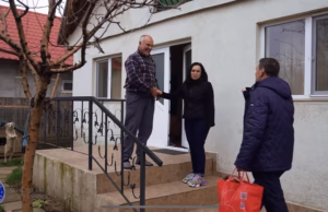 VIDEO. Ministrul Simona Bucura-Oprescu, de sărbători, alături de familiile afectate de inundații din Galați.