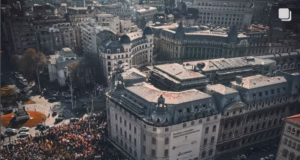 Zeci de mii de oameni la protestul organizat de AUR în București. Peste 2.000 de argeșeni prezenți la eveniment