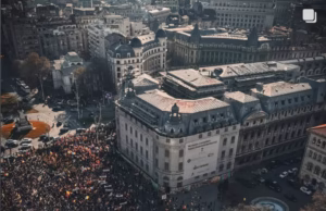 Zeci de mii de oameni la protestul organizat de AUR în București. Peste 2.000 de argeșeni prezenți la eveniment