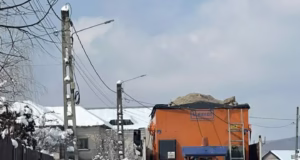 Drumurile comunale din Bascov au fost deszăpezite cu succes. Intervenții dificile ale utilajelor pe traseele greu accesibile