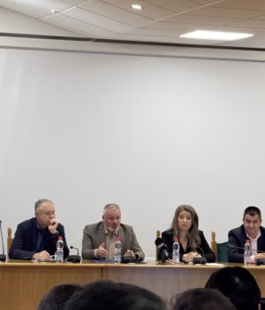 Primarii argeșeni laudă reluarea ședințelor Colegiului Prefectural, la inițiativa noului prefect, Ioana Făcăleață