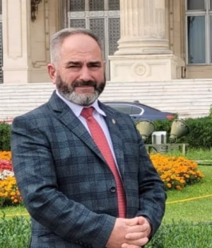 Urarea primarului Aurel Bălășoiu, cu ocazia Sărbătorii Floriilor