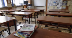 Ministrul Educaţiei anunţă că din anul şcolar viitor este interzisă organizarea cursurilor şcolare în trei schimburi