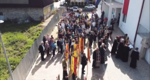 La Topoloveni a avut loc procesiunea Sfintei Cruci, devenită deja tradiție.