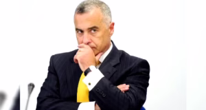 Judecătorii au suspendat decizia CCR de anulare a alegerilor: Decizia înseamnă ,,Turul II înapoi”