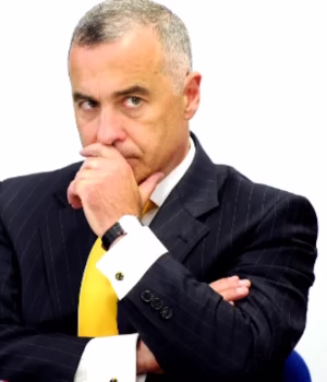 Judecătorii au suspendat decizia CCR de anulare a alegerilor: Decizia înseamnă ,,Turul II înapoi”