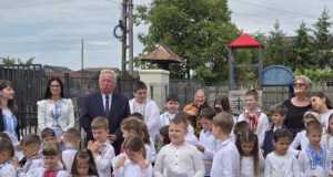 Ziua Eroilor, cinstită în comuna Căteasca, în prezența autorităților și a elevilor din localitate.