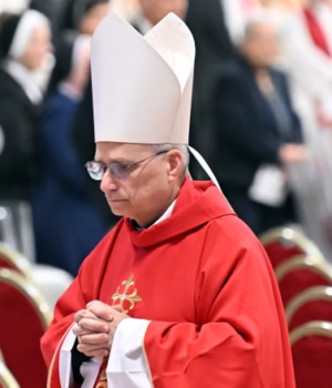 Fum alb la Vatican: A fost ales noul Papă!