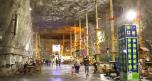 Cratere de 80 de metri la Salina Praid, după inundaţii. Experţi din 4 ţări analizează soluţiile