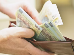 SURSE Care sunt măsurile prin care viitorul guvern va încerca să repare deficitul bugetar – record produs de Ciolacu: reduceri de personal și salarii la bugetari, creșterea TVA la 21% și a altor impozite, stoparea unor investiții considerate inutile