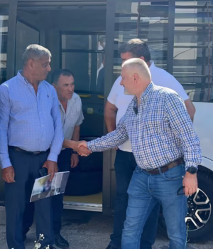 Microbuze noi pentru elevii din comuna Dârmănești