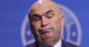 Ziua în care premierul Bolojan își asumă răspunderea în fața Parlamentului pentru cinci legi. AUR depune moțiuni de cenzură