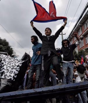 Proteste anticorupție soldate cu morți în Nepal: Premierul a demisionat. Revolta „Generaţiei Z” continuă