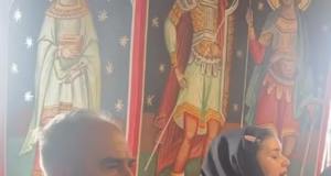 Primarul Aurel Bălășoiu, alături de artiștii locali la sfințirea bisericii din Beleți-Negrești