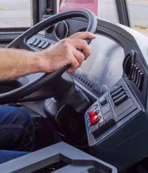 Șoferul unui autobuz a murit după ce i s-a făcut rău la volan, pe o stradă din Pitești