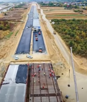 Ședință de Guvern. Va fi aprobat proiectul privind contractul de finanţare cu BEI pentru realizarea autostrăzii A1 Sibiu-Piteşti