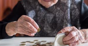 Peste 60.000 de pensionari argeșeni cu pensii mici vor beneficia de sprijin financiar