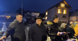 Cete de colindători au poposit ieri în gospodăriile din Bascov
