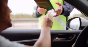 Șoferii care nu își achită amenzile în 90 de zile vor pierde automat dreptul de a conduce