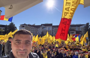 Protest la Curtea de Argeș! George Simion, alături de protestatari!
