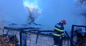 Incendiu într-o gospodărie din Valea Mare Pravăț.