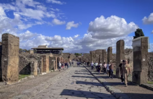 Inscripții misterioase pe zidurile din Pompei: “Erau rețelele sociale ale Antichității”