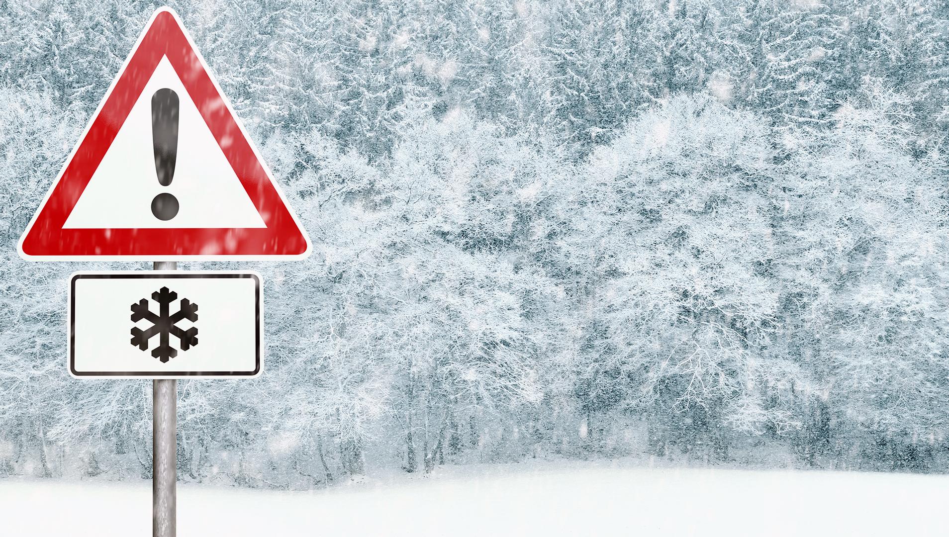 Iarna se întoarce peste România. Cod galben de ninsori și ger în jumătate din țară.