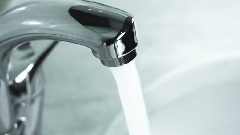 Se oprește furnizarea apei potabile în comuna Moșoaia