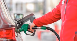 Tanczos Barna: Scopul ordonanței privind carburanții este să nu mai crească prețurile timp de trei săptămâni