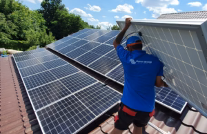 Ce pot face românii care vor să-și monteze panouri fotovoltaice în lipsa programului de susținere de către stat