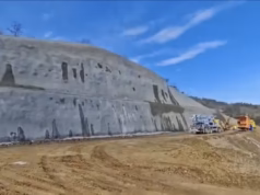 Au început săpăturile la un nou tunel pe A1 Sibiu-Pitești. Imagini de pe șantierul autostrăzii care traversează Carpații