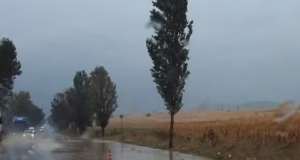 Meteorologii au actualizat avertizarea meteo de vreme rea. Vânt puternic și precipitații în toată țara. Unde va ninge