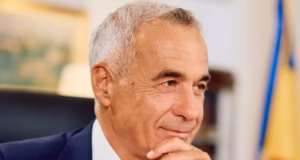 Călin Georgescu: ,, Este un guvern de găini speriate care scarmă în țărână, încercând să ne demonstreze că ei pot zbura”