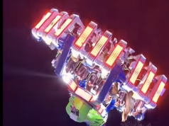 Momente de groază la Caransebeș: tineri blocați cu capul în jos într-un carusel defect, intervenție de urgență a pompierilor