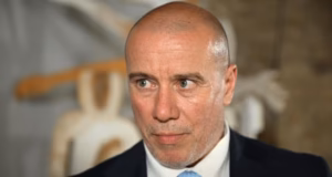 Ministrul Culturii a demisionat după scandalul înjurăturilor dintr-o înregistrare audio. UDMR: ”Limbaj inacceptabil”