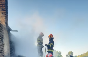Locuință făcută scrum în Berevoiești. Au ars 400 mp de construcție